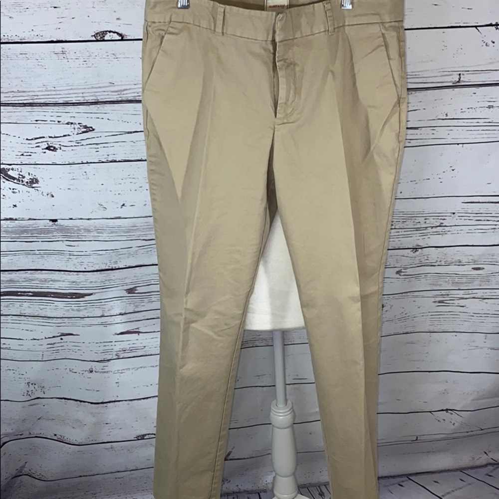 Women’s Khakis by GAP - Picture 2 of 6
